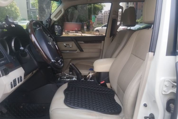 Used Mitsubishi Pajero 2019 V97 3.8L 5-Door GLS Middle East Edition Left Front Seat