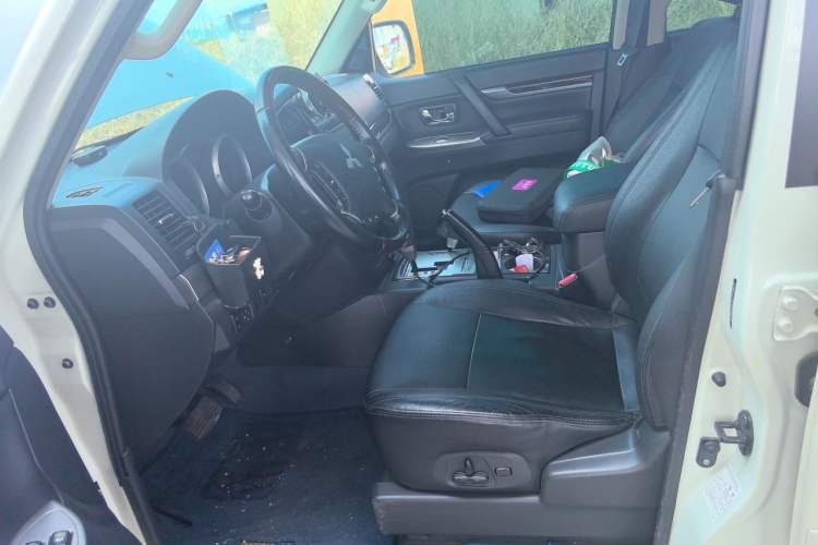 Used Mitsubishi Pajero  Left Front Seat