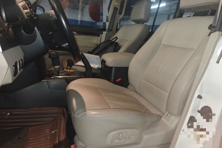 Used Mitsubishi Pajero  Left Front Seat