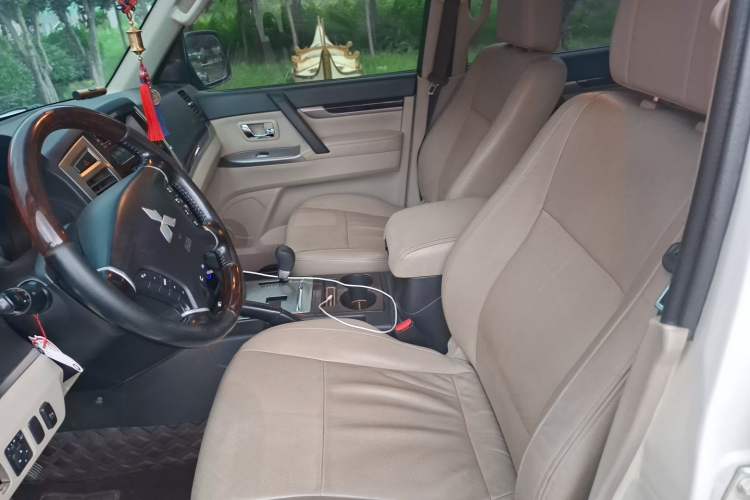 Used Mitsubishi Pajero 2019 V97 3.8L 5-Door GLS Middle East Edition Left Front Seat