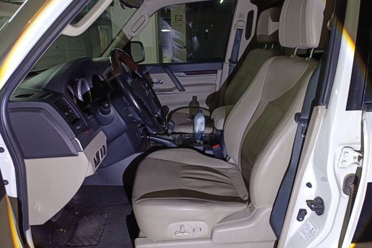 Used Mitsubishi Pajero  Left Front Seat