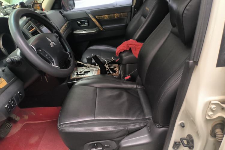 Used Mitsubishi Pajero 2019 3.0L Automatic Standard Edition Left Front Seat