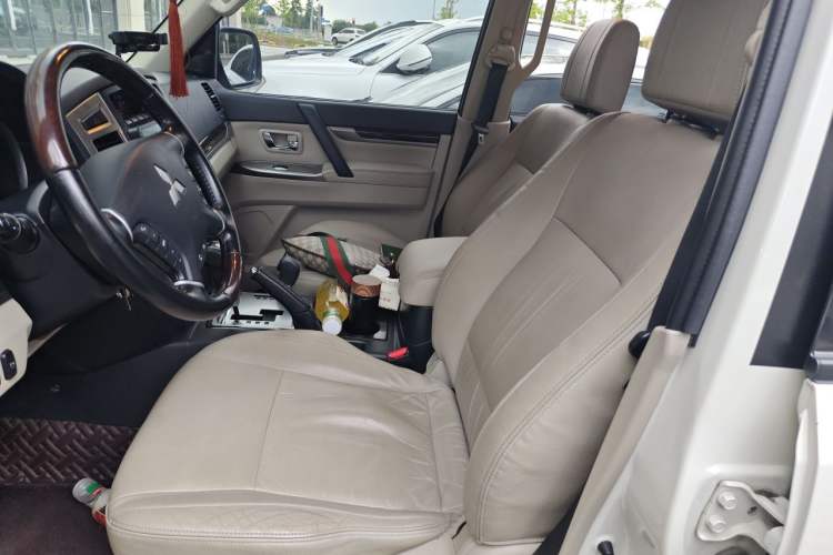 Used Mitsubishi Pajero  Left Front Seat