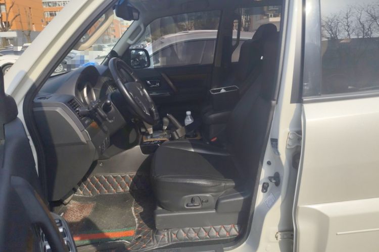 Used Mitsubishi Pajero 2019 3.0L Automatic Standard Edition Left Front Seat