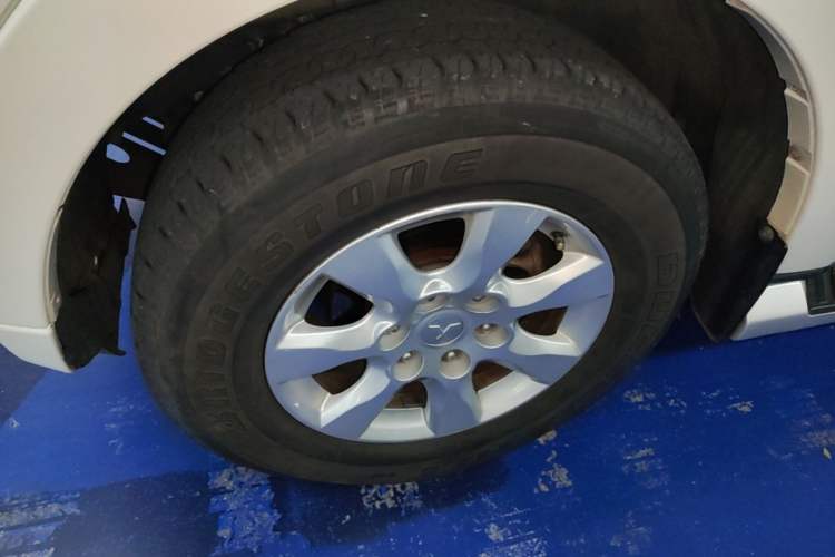 Used Mitsubishi Pajero 2019 3.0L Automatic Luxury Edition Left Front Wheel Hub