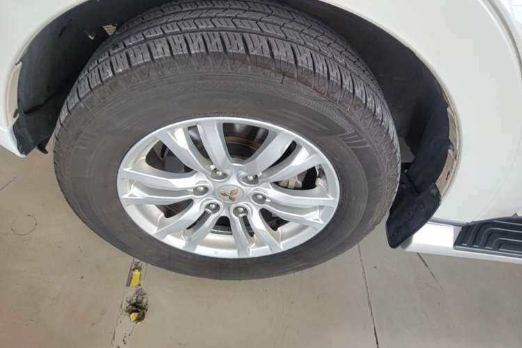 Used Mitsubishi Pajero 2019 V97 3.8L 5-Door GLS Middle East Edition Left Front Wheel Hub