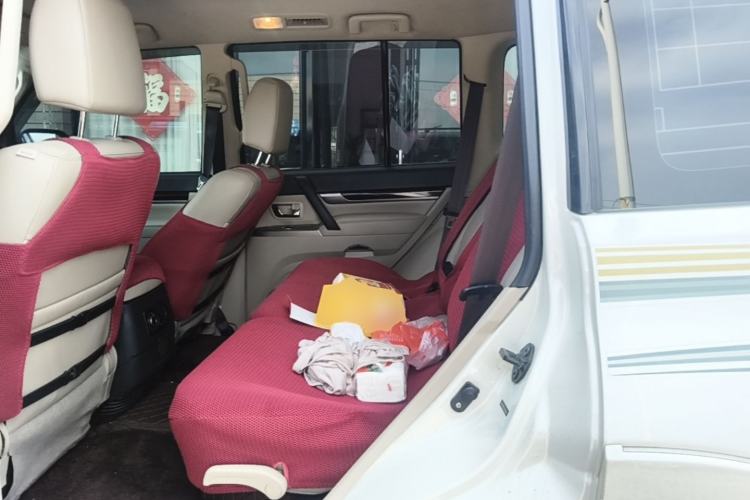 Used Mitsubishi Pajero  Left Rear Seat