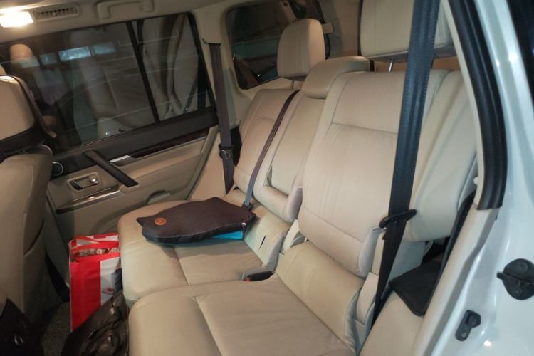 Used Mitsubishi Pajero 2019 V97 3.8L 5-Door GLS Sunroof Dual Differential – Middle East Left Rear Seat
