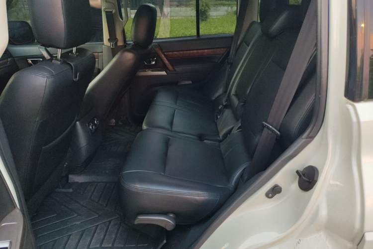 Used Mitsubishi Pajero 2019 3.0L Automatic Comfort Edition Left Rear Seat