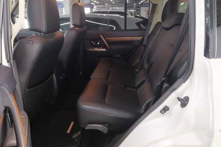 Used Mitsubishi Pajero 2019 3.0L Automatic Luxury Edition Left Rear Seat