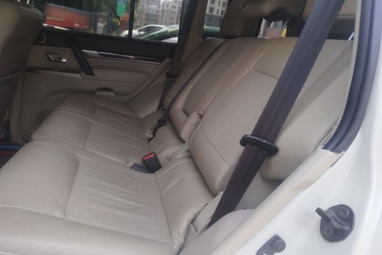 Used Mitsubishi Pajero 2019 V97 3.8L 5-Door GLS Middle East Edition Left Rear Seat
