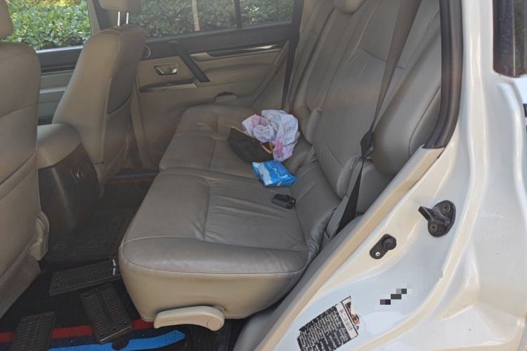 Used Mitsubishi Pajero  Left Rear Seat