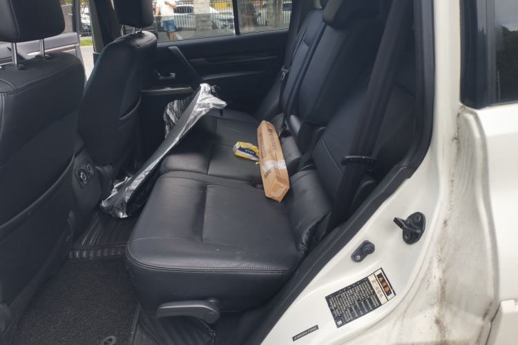Used Mitsubishi Pajero 2019 V97 3.8L 5-Door GLS Sunroof Dual Differential – Middle East Left Rear Seat