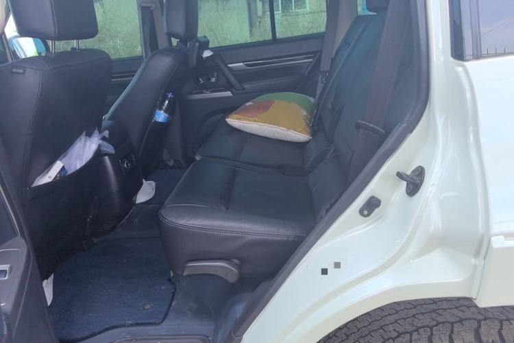 Used Mitsubishi Pajero  Left Rear Seat