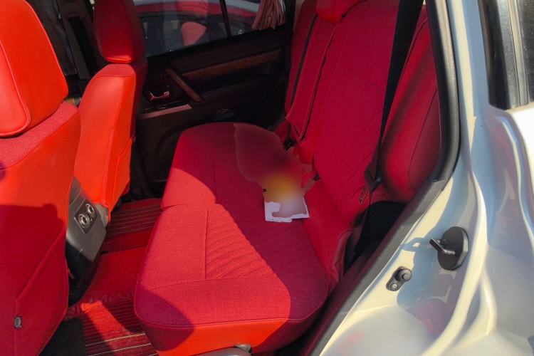 Used Mitsubishi Pajero 2019 3.0L Automatic Prestige Edition Left Rear Seat