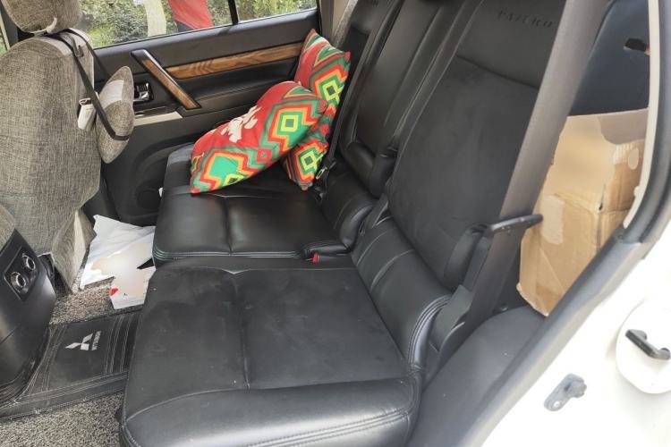 Used Mitsubishi Pajero 2019 3.0L Automatic Standard Edition Left Rear Seat