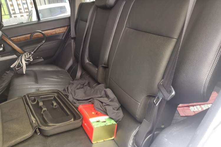Used Mitsubishi Pajero 2019 3.0L Automatic Prestige Edition Left Rear Seat