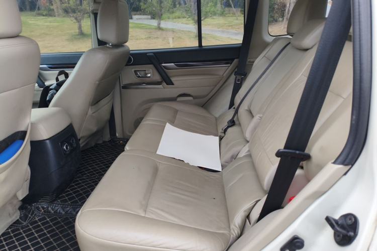 Used Mitsubishi Pajero  Left Rear Seat