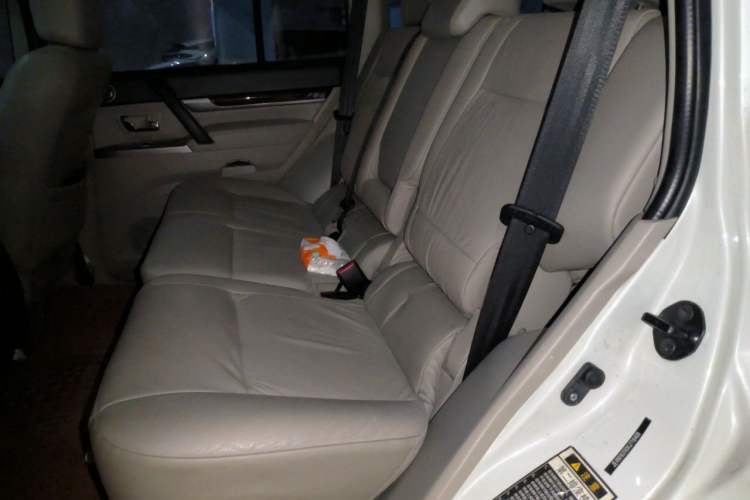 Used Mitsubishi Pajero  Left Rear Seat