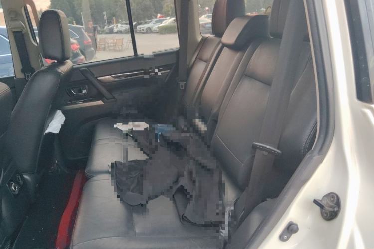 Used Mitsubishi Pajero 2019 V97 3.8L 5-Door GLS Sunroof Dual Differential – Middle East Left Rear Seat