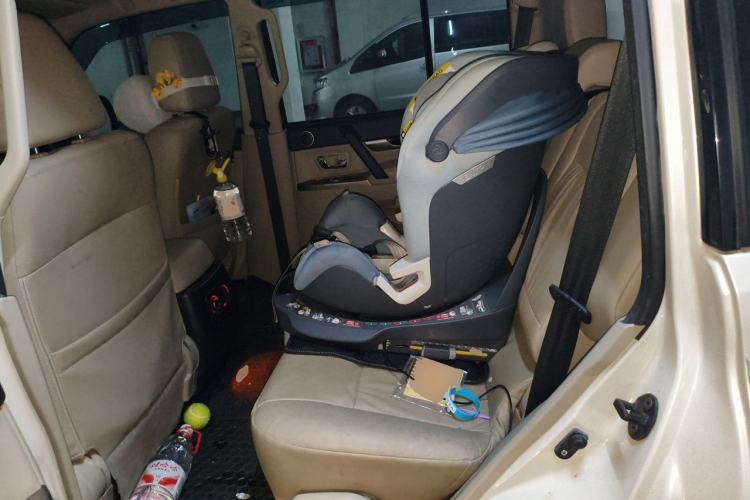 Used Mitsubishi Pajero 2019 V97 3.8L 5-Door GLS Sunroof Dual Differential – Middle East Left Rear Seat