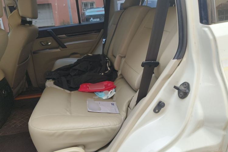 Used Mitsubishi Pajero  Left Rear Seat