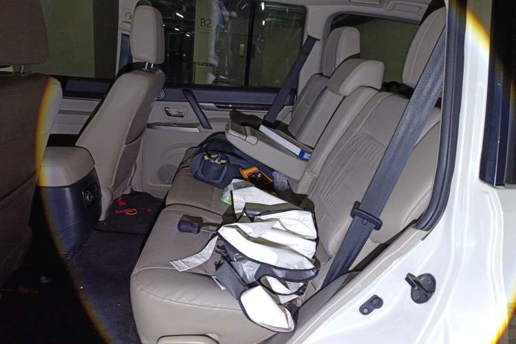 Used Mitsubishi Pajero  Left Rear Seat