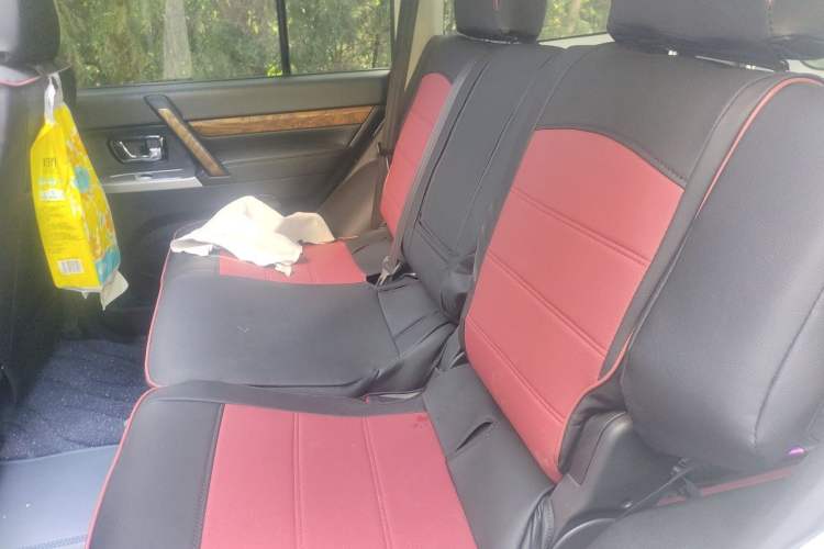 Used Mitsubishi Pajero 2019 3.0L Automatic Standard Edition Left Rear Seat