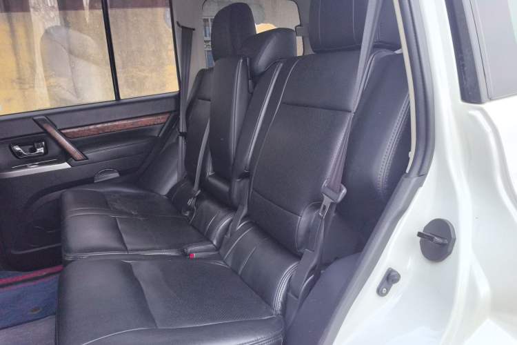 Used Mitsubishi Pajero 2019 3.0L Automatic Standard Edition Left Rear Seat