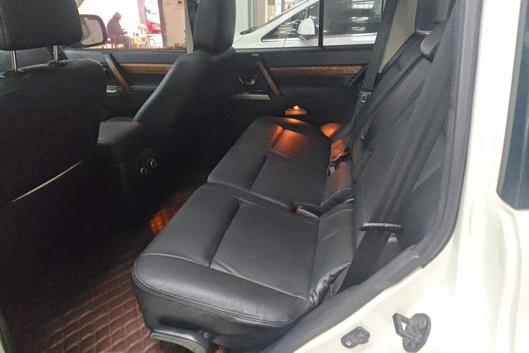Used Mitsubishi Pajero 2019 3.0L Automatic Prestige Edition Left Rear Seat