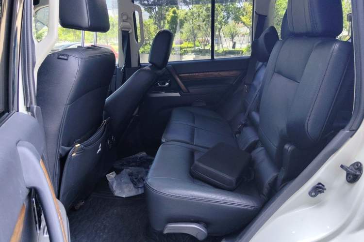 Used Mitsubishi Pajero 2019 3.0L Automatic Luxury Edition Left Rear Seat