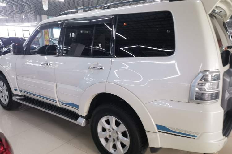 Used Mitsubishi Pajero 2019 3.0L Automatic Luxury Edition Left Side