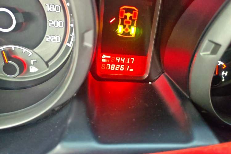 Used Mitsubishi Pajero  Odometer Close Up