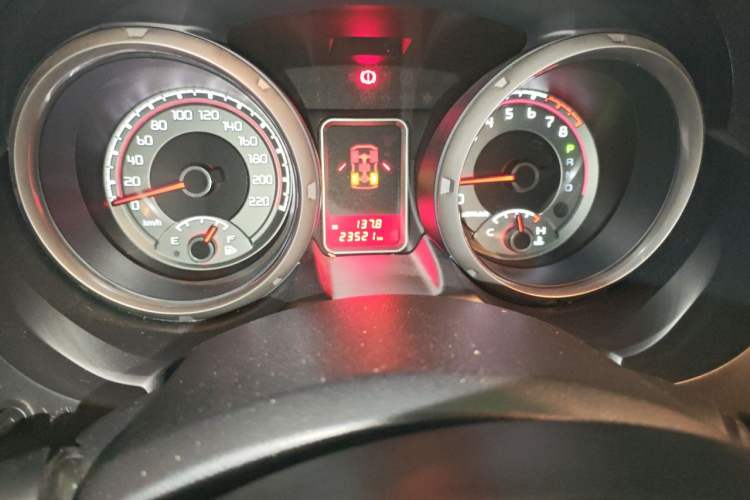 Used Mitsubishi Pajero 2019 V97 3.8L 5-Door GLS Sunroof Dual Differential – Middle East Odometer Close Up