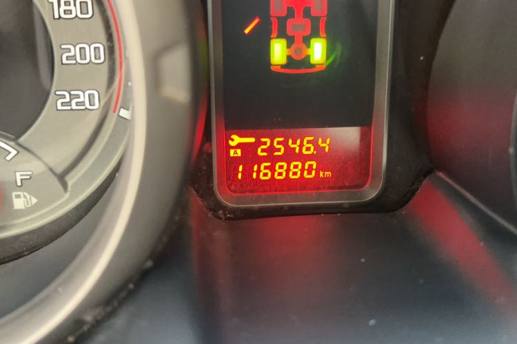 Used Mitsubishi Pajero 2019 3.0L Automatic Comfort Edition Odometer Close Up