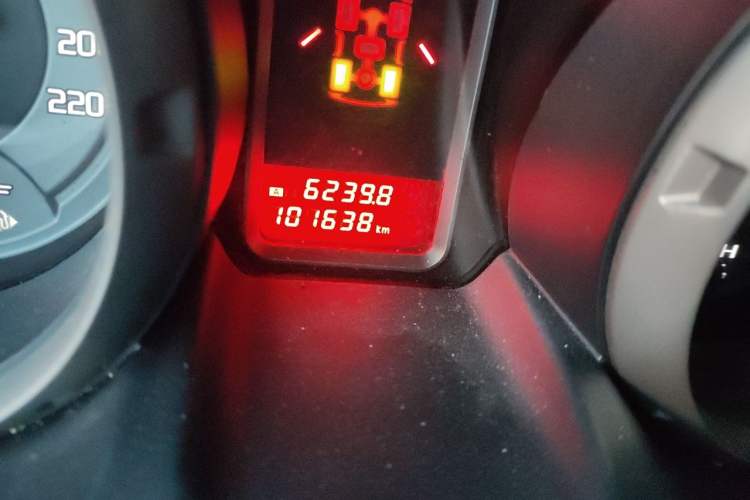 Used Mitsubishi Pajero 2019 3.0L Automatic Comfort Edition Odometer Close Up