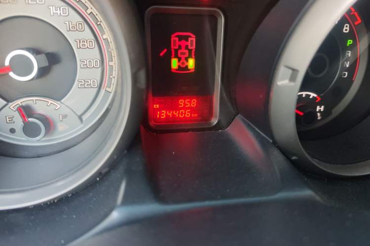 Used Mitsubishi Pajero  Odometer Close Up