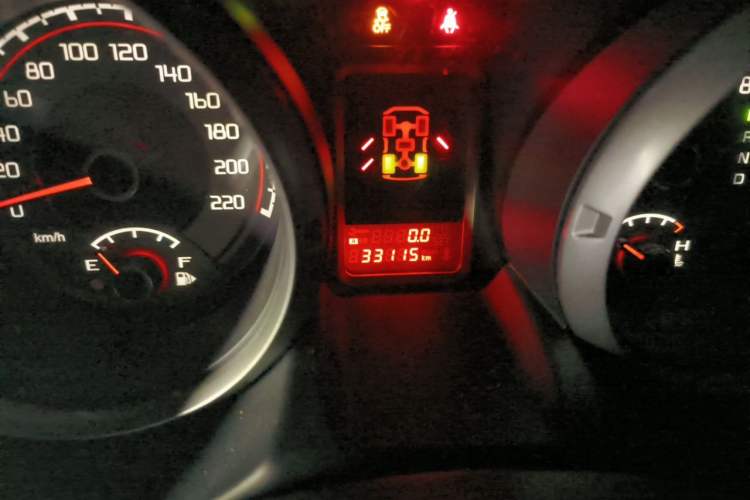 Used Mitsubishi Pajero  Odometer Close Up