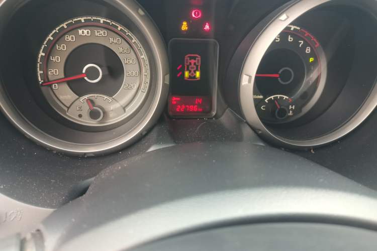 Used Mitsubishi Pajero 2019 V97 3.8L 5-Door GLS Sunroof Dual Differential – Middle East Odometer Close Up