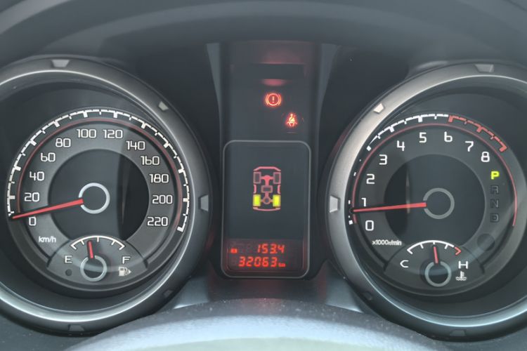 Used Mitsubishi Pajero 2019 3.0L Automatic Comfort Edition Odometer Close Up