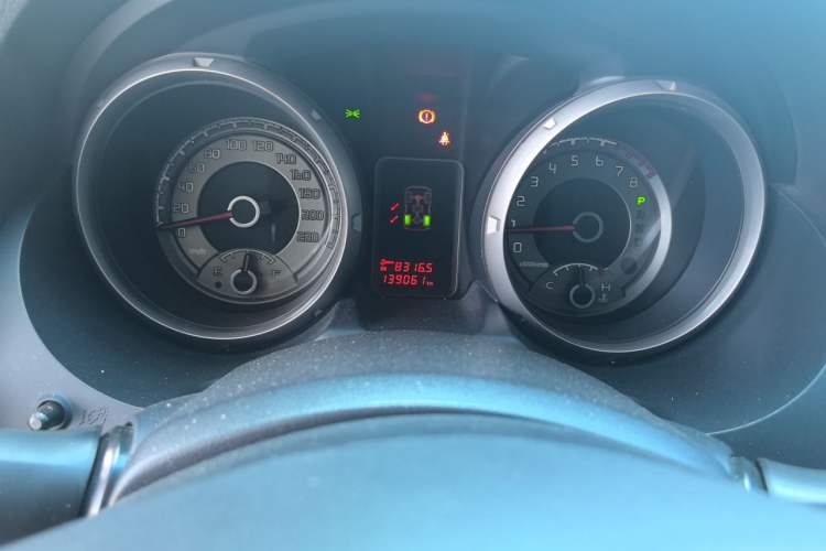 Used Mitsubishi Pajero  Odometer Close Up