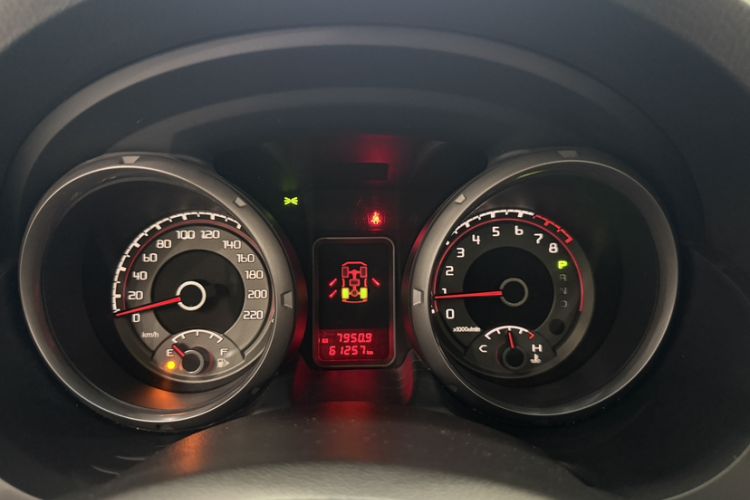 Used Mitsubishi Pajero 2019 V97 3.8L 5-Door GLS Sunroof Dual Differential – Middle East Odometer Close Up