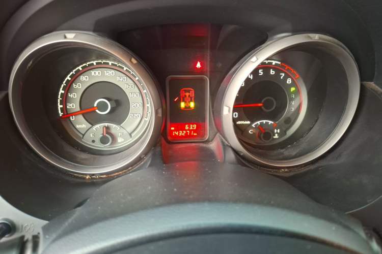 Used Mitsubishi Pajero 2019 V97 3.8L 5-Door GLS Middle East Edition Odometer Close Up