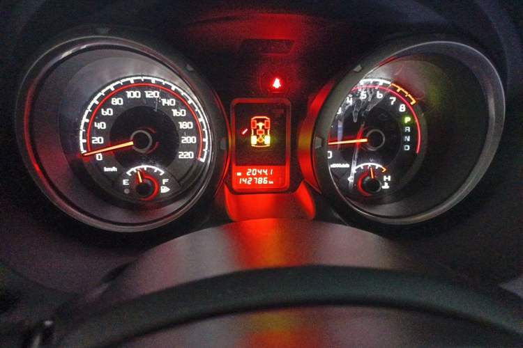 Used Mitsubishi Pajero  Odometer Close Up