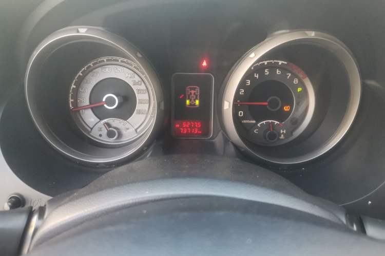 Used Mitsubishi Pajero  Odometer Close Up