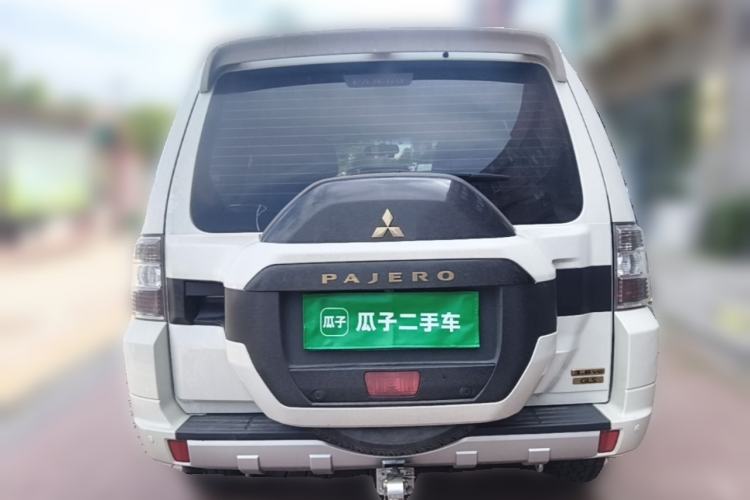Used Mitsubishi Pajero  Rear