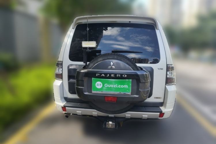 Used Mitsubishi Pajero  Rear