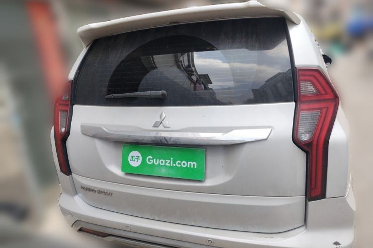 Used Mitsubishi Pajero  Rear