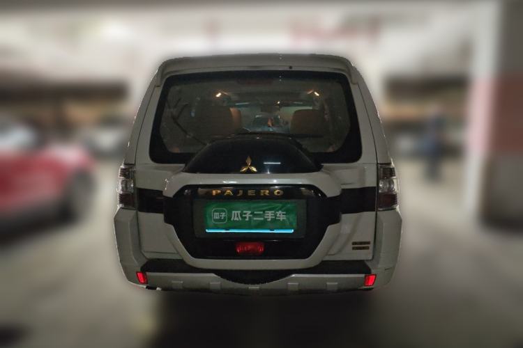 Used Mitsubishi Pajero 2019 V97 3.8L 5-Door GLS Sunroof Dual Differential – Middle East Rear