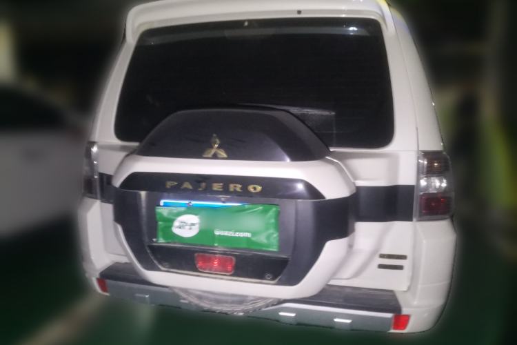 Used Mitsubishi Pajero  Rear
